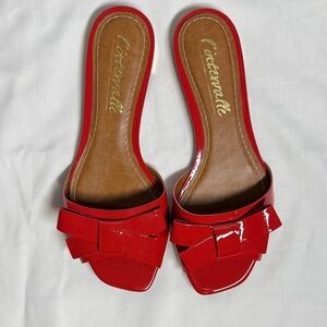 L'INTERVALLE Red Bow Slide Sandals